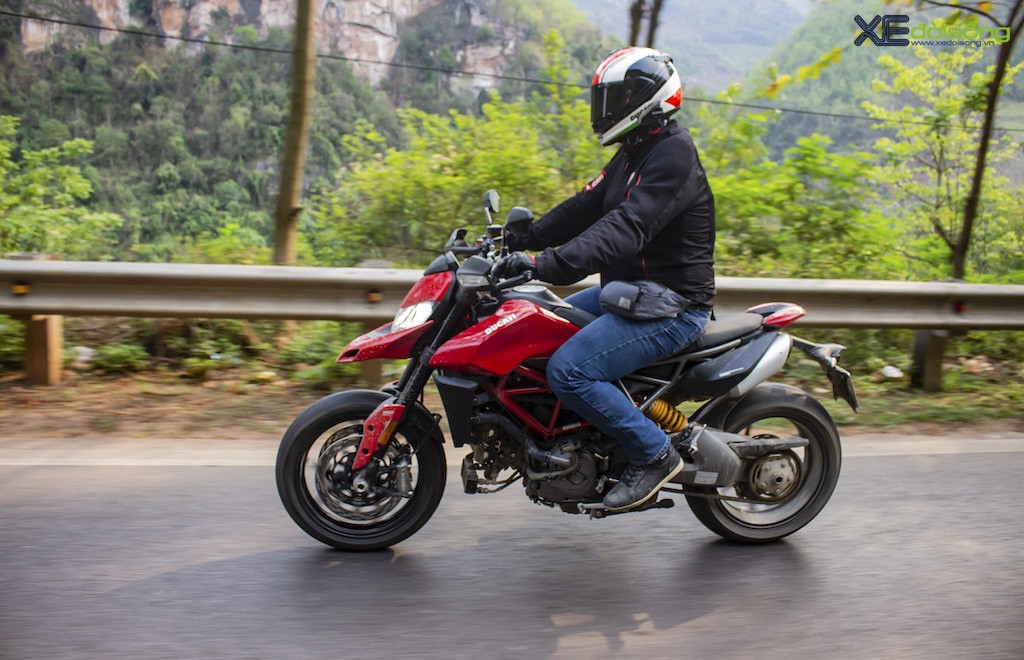Đem một chiếc supermoto chạy phố như Ducati Hypermotard 950 đi tour “rừng xanh núi đỏ” tại Mù Cang Chải? Nhiệm vụ khả thi! ảnh 14