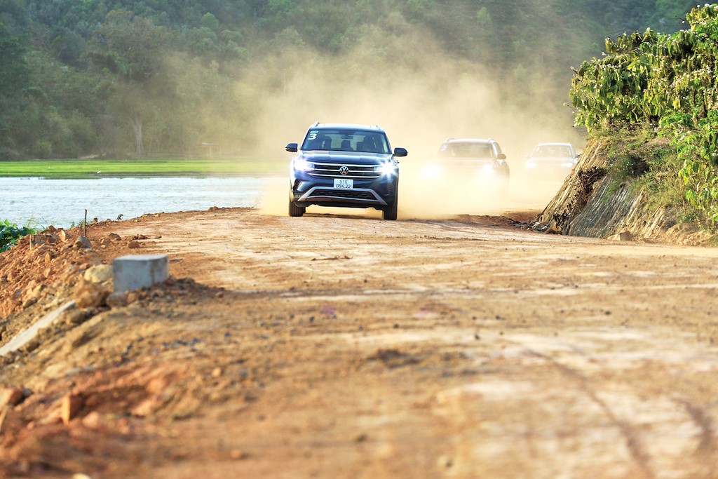 Lái thử Volkswagen Teramont lên Tây Nguyên: Giải đáp “ẩn số” về khả năng vận hành ảnh 12